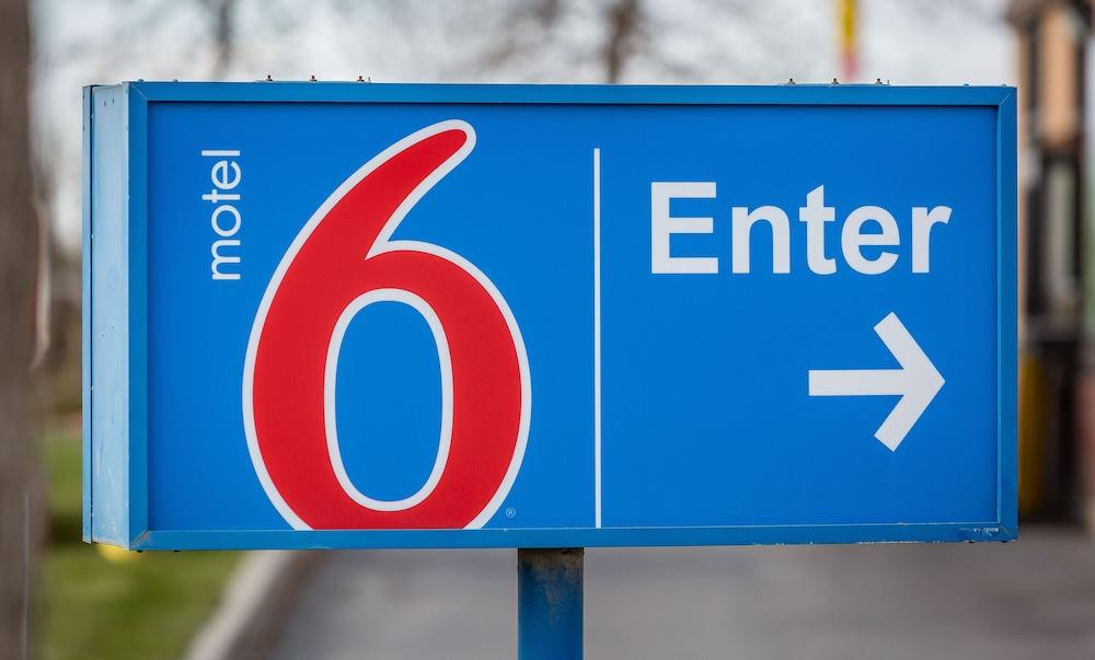 Motel 6-Saskatoon, Sk Buitenkant foto
