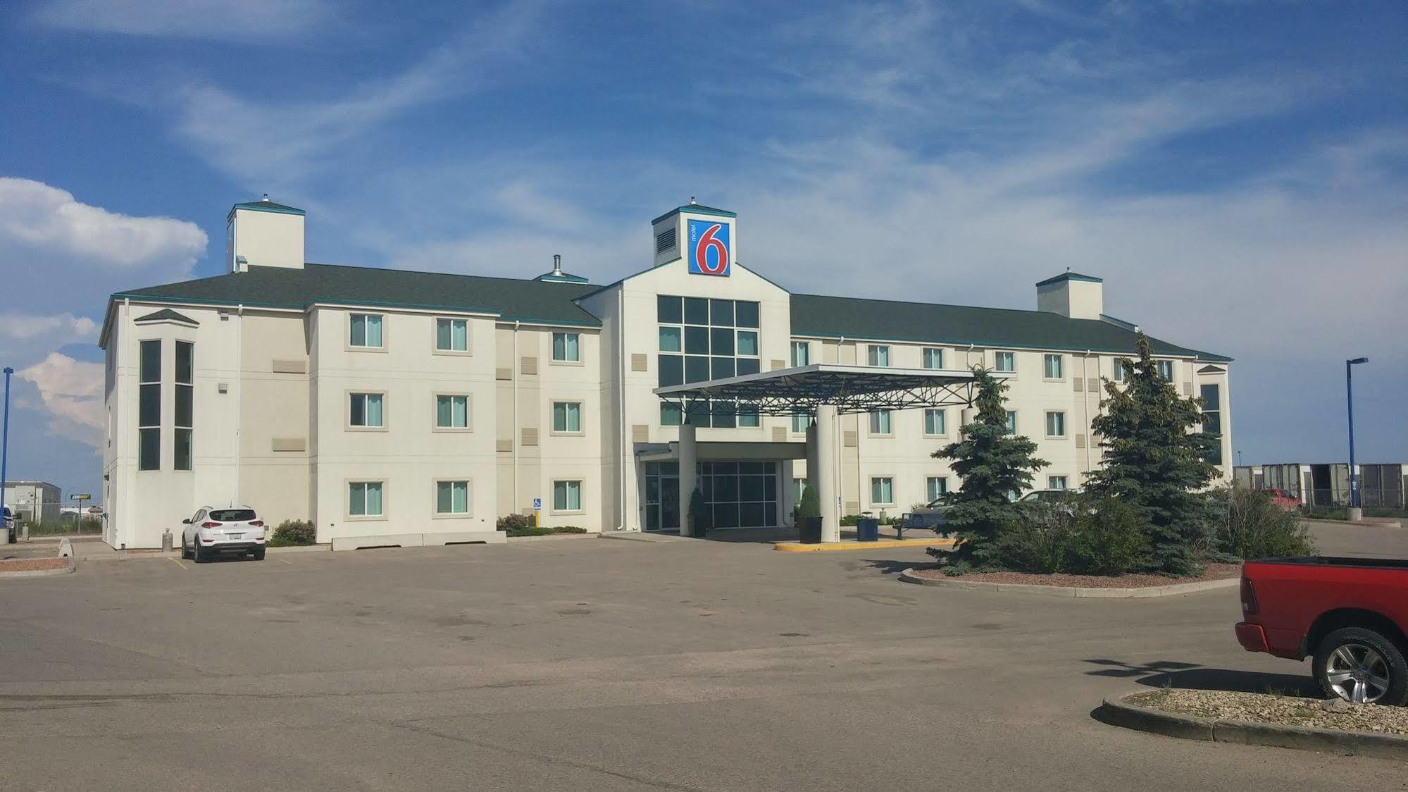 Motel 6-Saskatoon, Sk Buitenkant foto