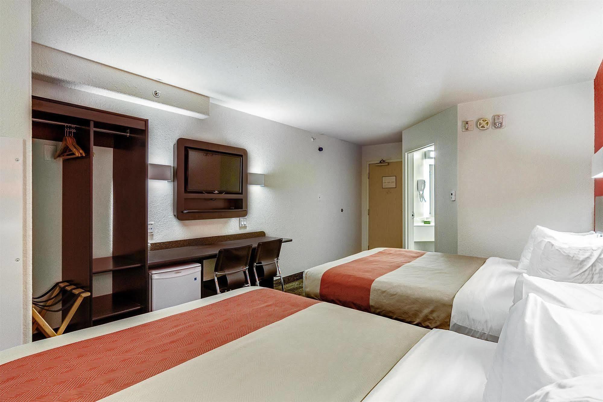Motel 6-Saskatoon, Sk Buitenkant foto