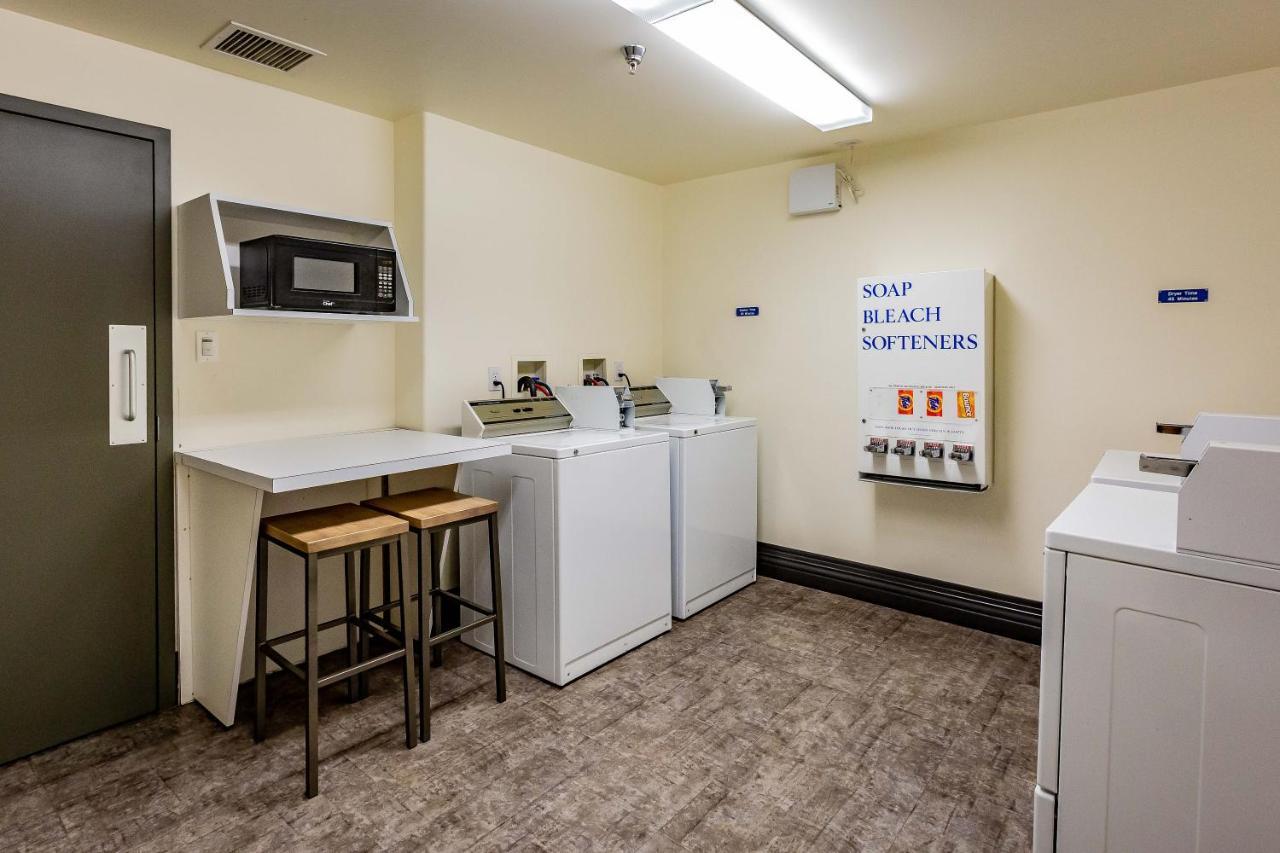 Motel 6-Saskatoon, Sk Buitenkant foto