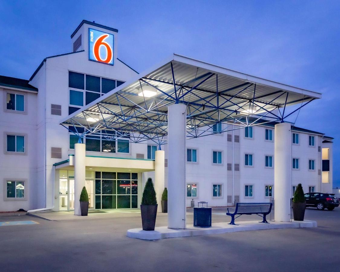 Motel 6-Saskatoon, Sk Buitenkant foto